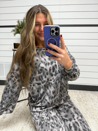 The Sloane Pullover - 1 LEFT!