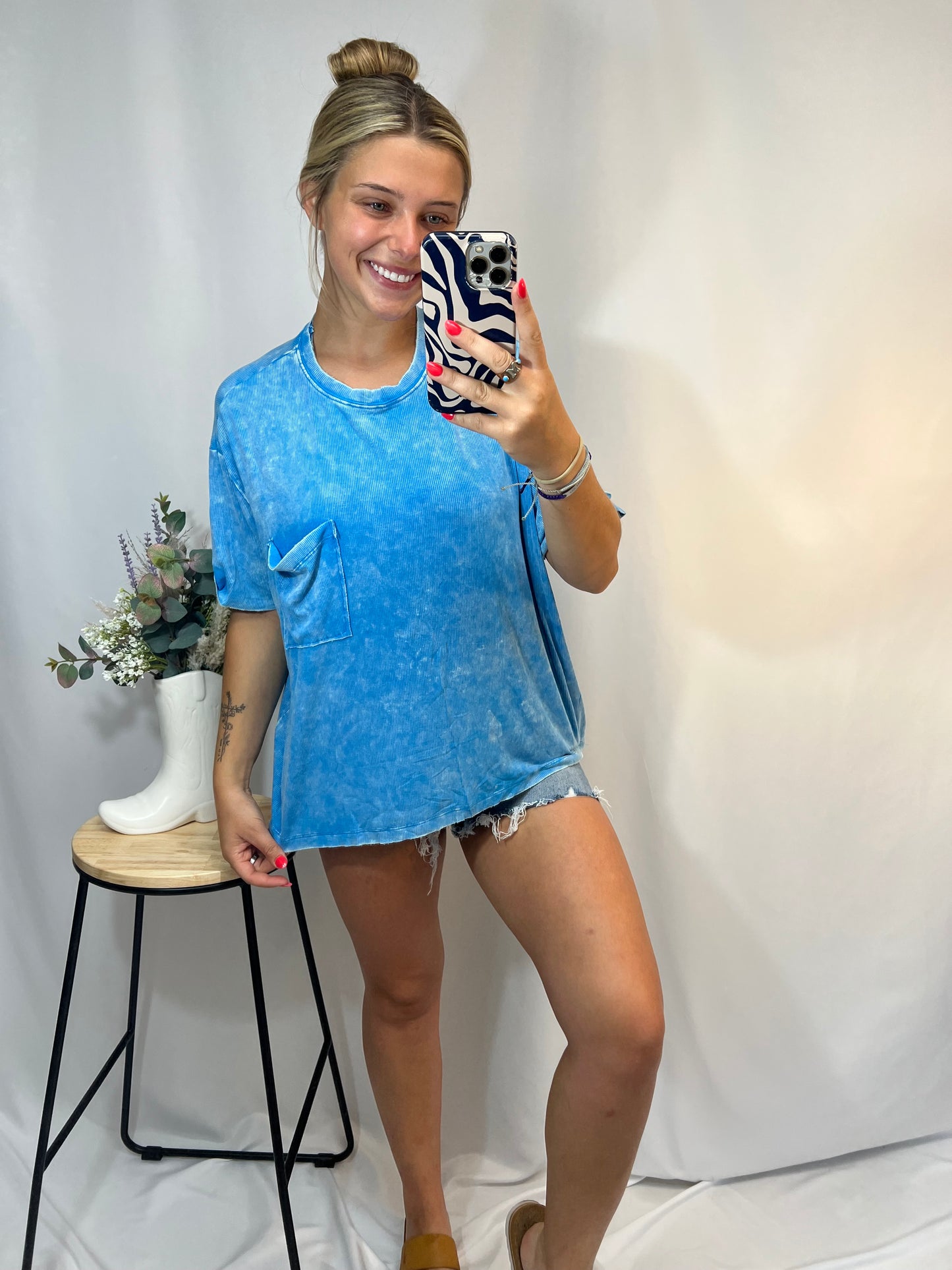 slouchy oversized tee with front pocket, women’s relaxed cotton t-shirt with pocket