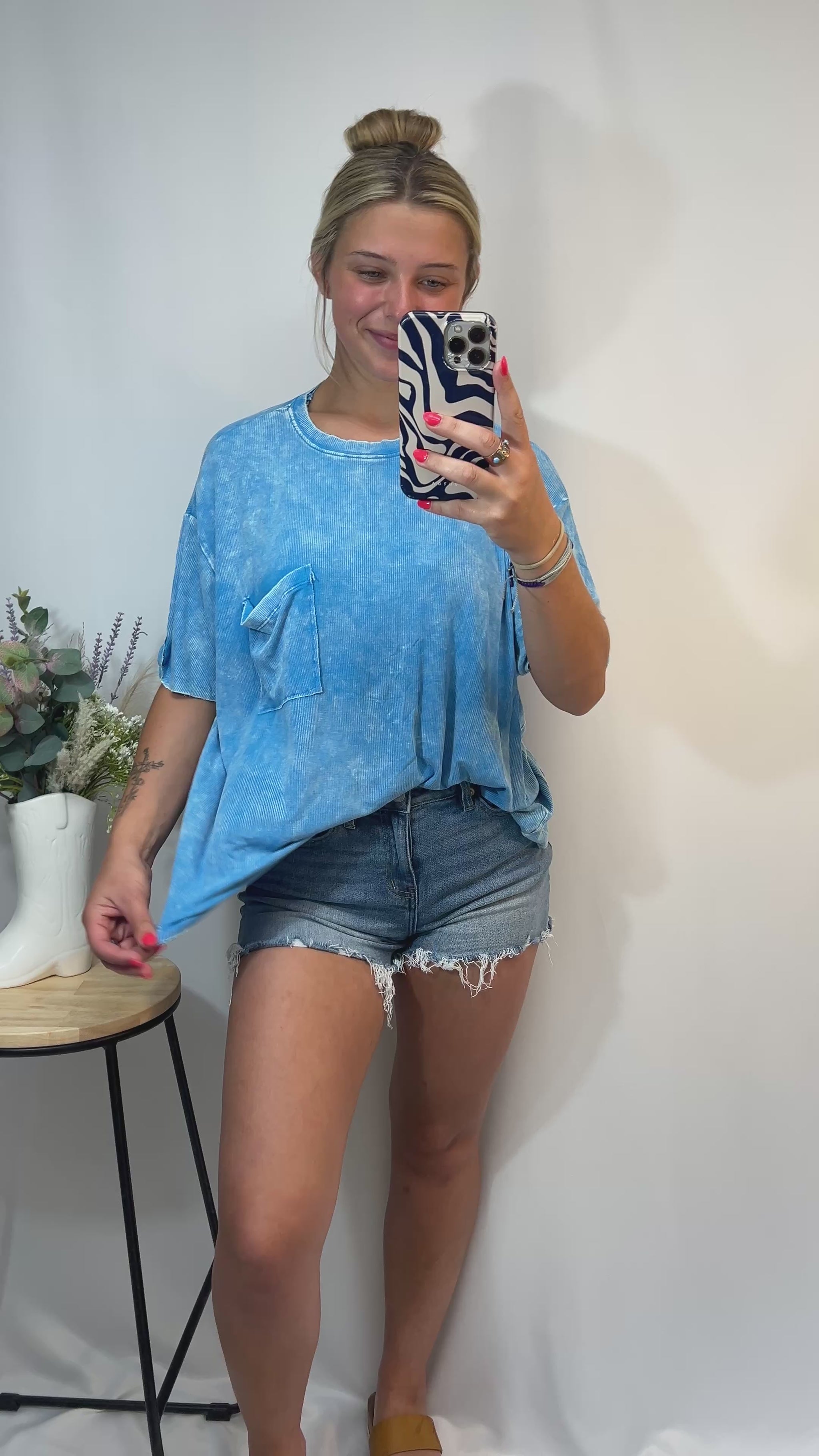 slouchy oversized tee with front pocket, women’s relaxed cotton t-shirt with pocket